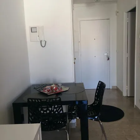 Luckey Homes - Boulevard Dubouchage Appartement *